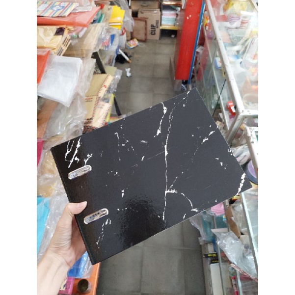 

Ordner Kwitansi Gobi GB 8403 Hitam