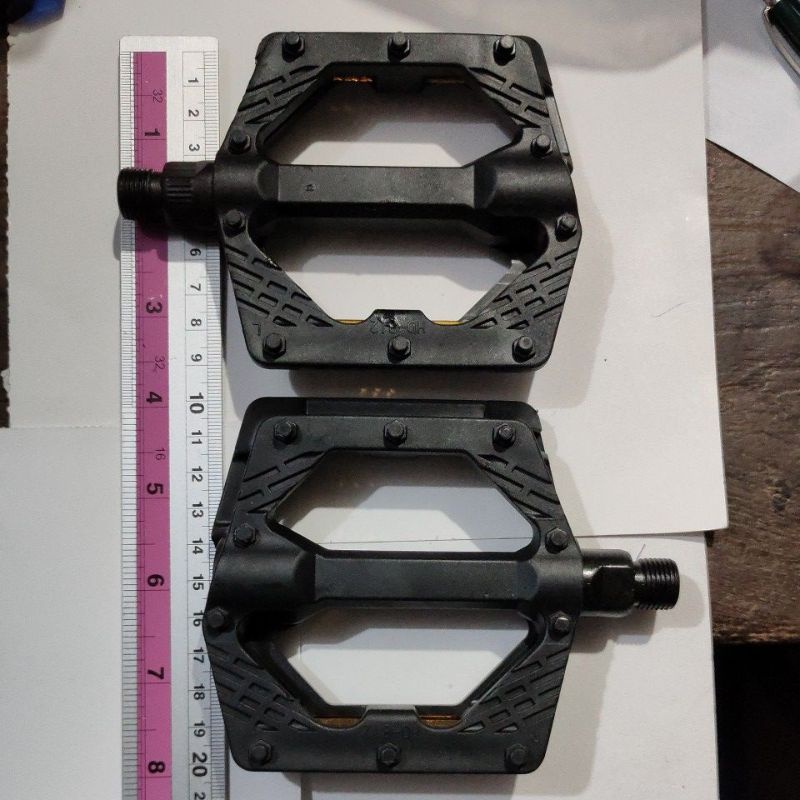 pedal sepeda inter plastik hitam 9/16 gotri as besar