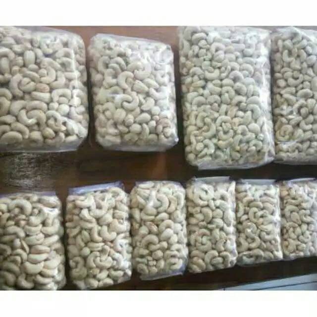 

Kacang Mete mentah rasa original enak banget