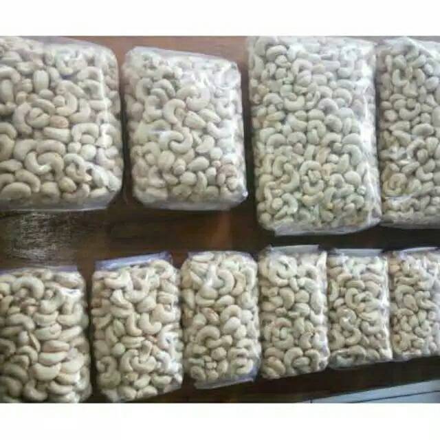 

Kacang Mete mentah rasa original enak banget