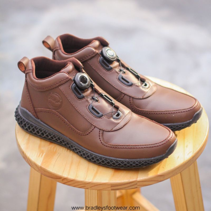 BRADLEY'S HERO - BROWN | Sepatu Dengan Mahakarya Terbaru BRADLEY'S HERO 100% Original's Kulit Asli