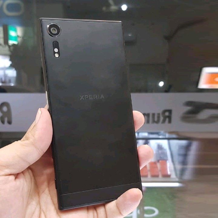 SONY！Xperia SOV35！BLACK！au! - 携帯電話