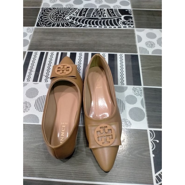 Pansus Wanita Model  Flatshoes