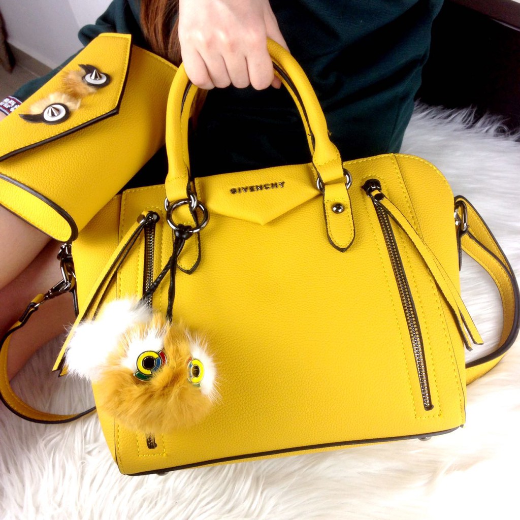 GIVENCHY Antigona Zipper "Black Hardware"  338 LL