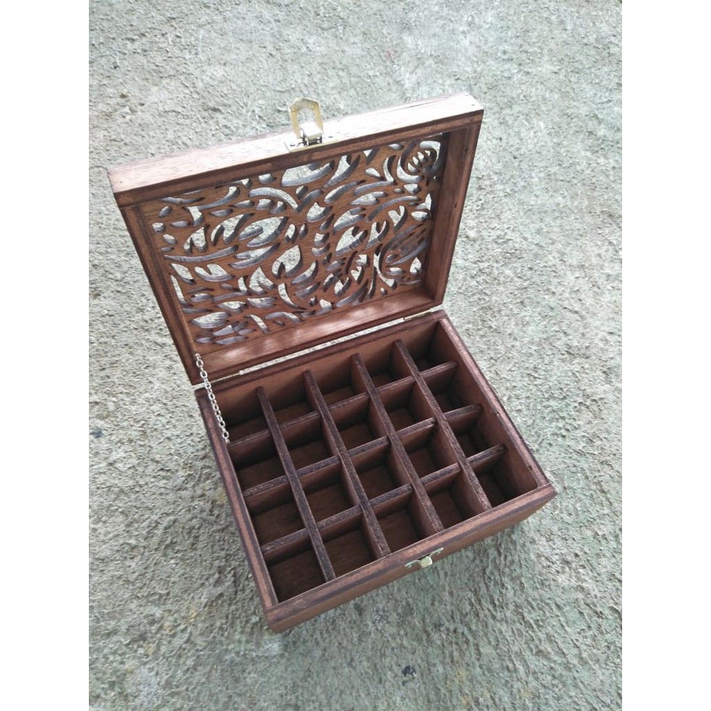 

Kotak oil cutting daun 20 (4x5) oil