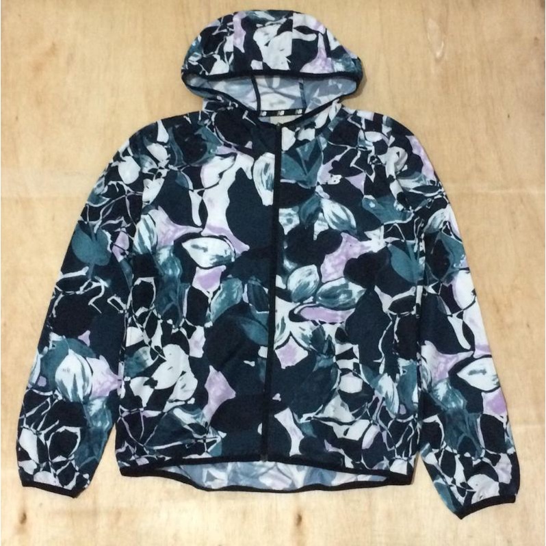 jaket parasut new balance