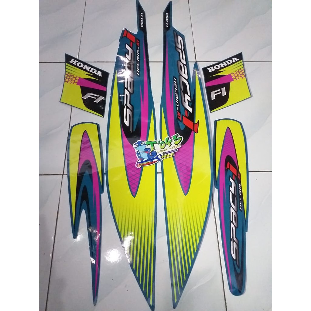 Sticker striping spacy custom