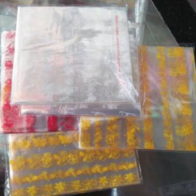

Plastik transparan potong / plastik madumongso / plastik kado bening