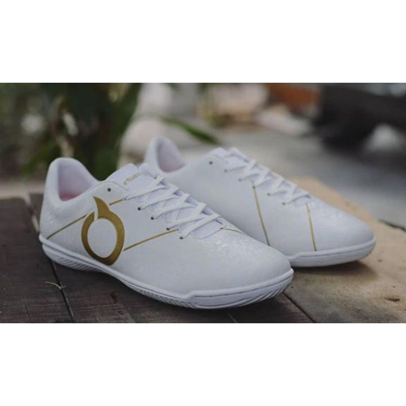 sepatu futsal ortuseight sabre