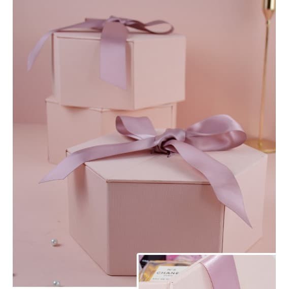 

JGO gift box / kotak sovenir hampers Segi Pita Tempat Kado