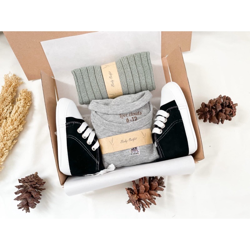 Hampers New Born Baby Hampers Bayi Kado Lahiran Kado Bayi Baju Bayi Sepatu Bayi Gift Box Baby-Casual Grey C