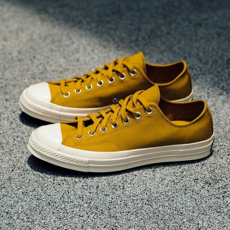 Sepatu Sneakers Pria CONVERSE Chuck 70 Ox Saffron Yellow Original 168850C