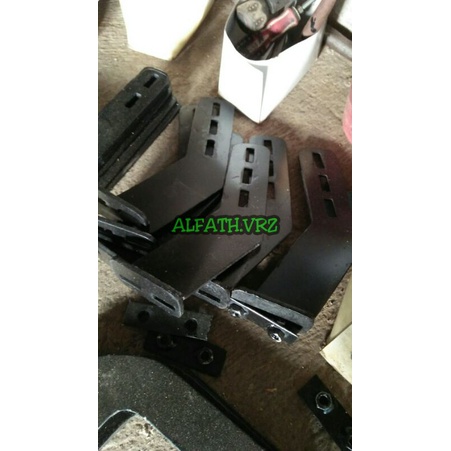 Braket Bumper belakang Avanza Xenia