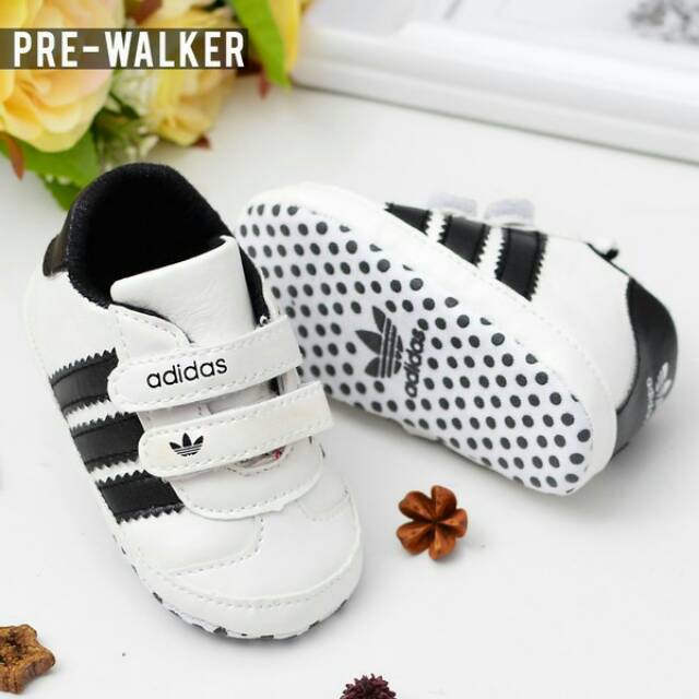 Sepatu bayi ADIDAS LKS737