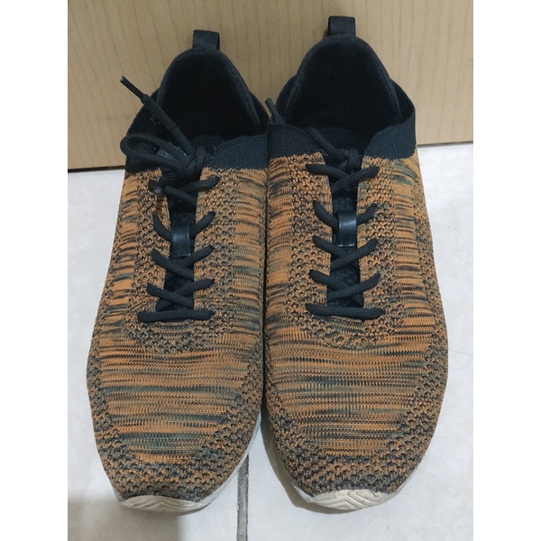 Preloved Sepatu Sneakers Pria Pedro Kuning Size 41