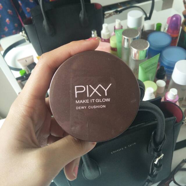 PRELOVED PIXY MAKE IT GLOW DEWY CUSHION - Shade 301