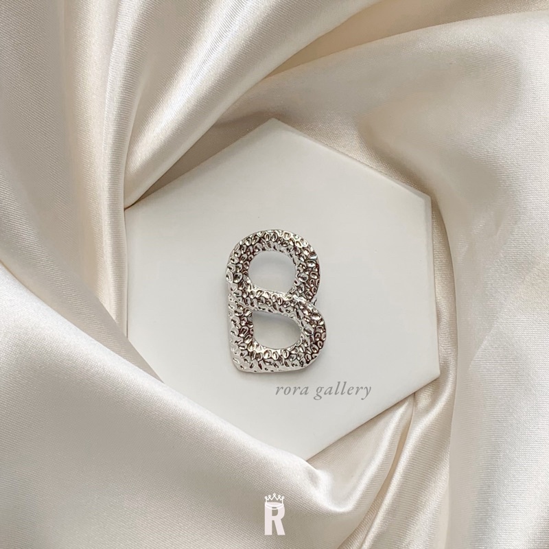 Rora PART 1 NEW BROOCH | BROS BUTTONSCARVES | Rora Gallery-Y silver