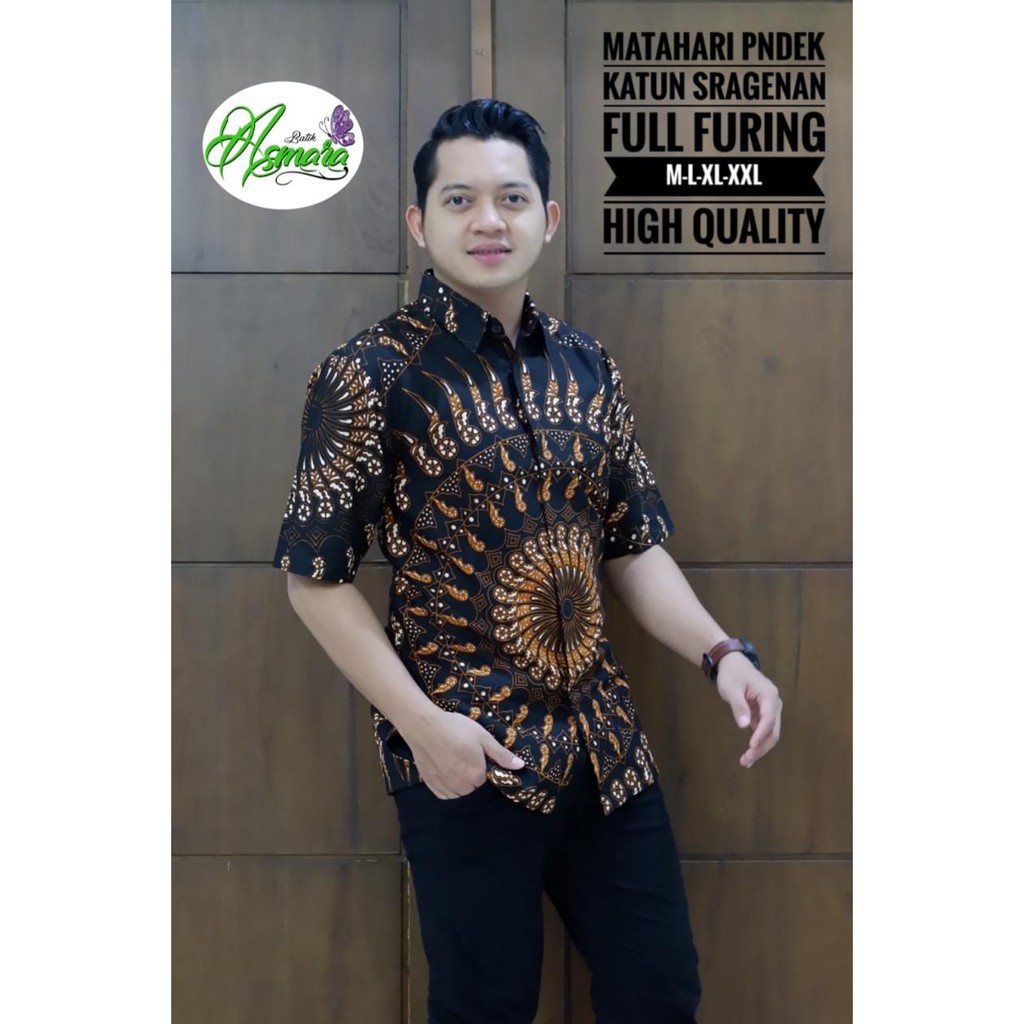 MATAHARI ASMARA BATIKSOLOAMANAH KEMEJA BAJU BATIK PRIA SOLO LENGAN PENDEK PANJANG LAPIS FURING ATASAN BATIK PREMIUM MODERN KATUN HALUS LURIK ELANG NAGA MERAH MERAK MERAH BISMA SETRO BIRU AFTANA HITAM BASOPI BIRU BRAMANTYO MERAH BRAMANTYO SEMBODO COKLAT