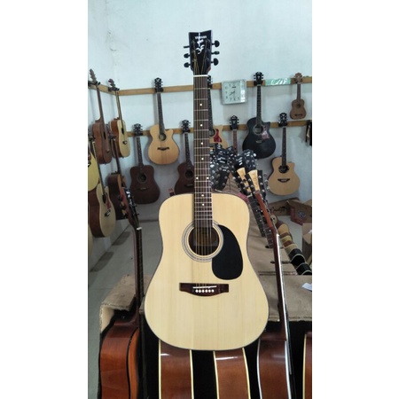 Gitar Yamaha Jumbo tipe F310 tipe gitar akustik