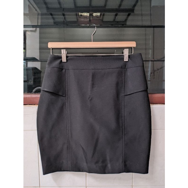 Preloved Rok Wanita Span Pendek Hitam Atmosphere size 14 Rok Wanita Kotak Merah