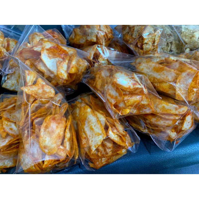 

Promo !! Cemilan Keripik singkong pedas manis renyah /makana ringan /kekinian