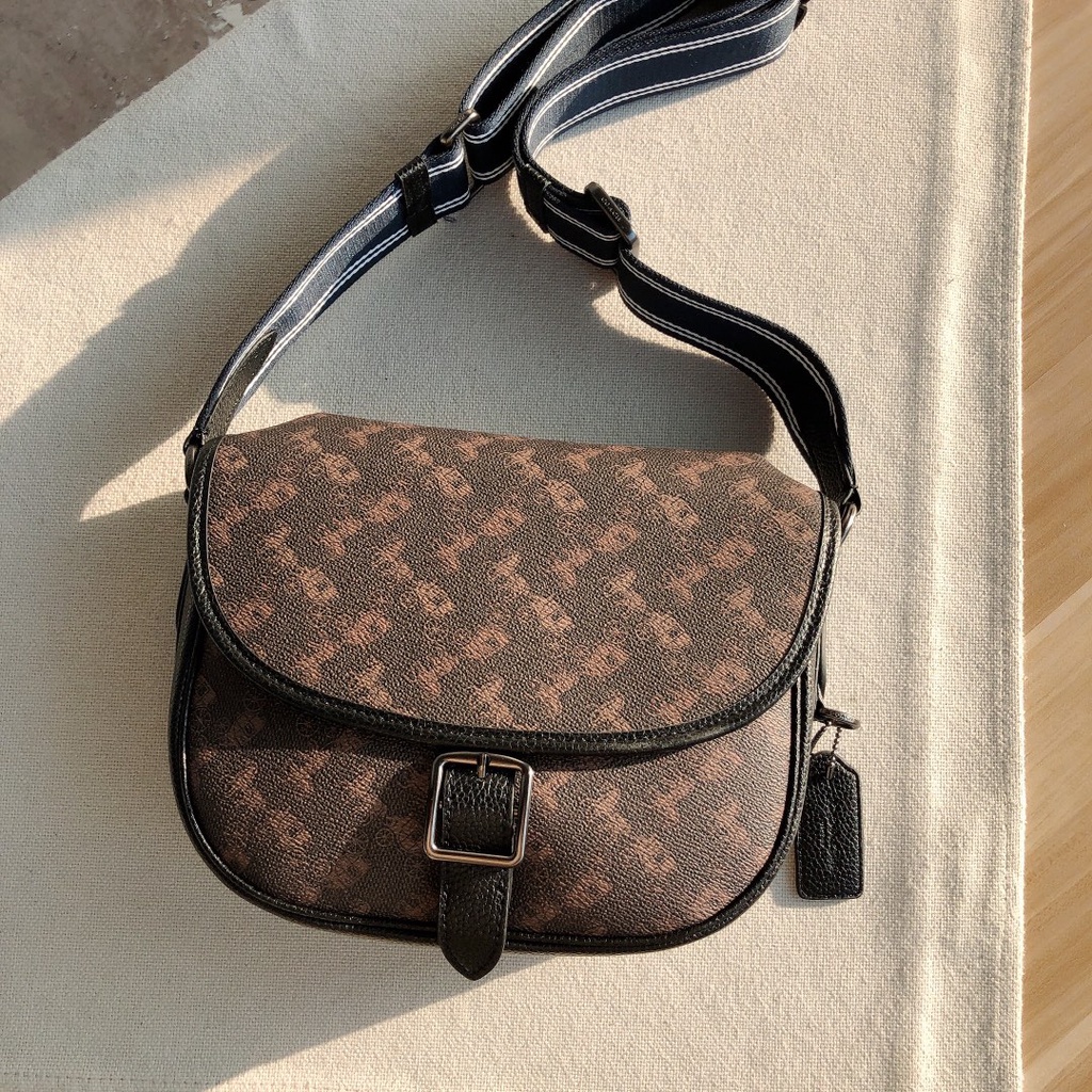 (SameDay Grab) 5383 coach Hitch Crossbody With Horse And Carriage Print Women Men Sling Saddle Bag