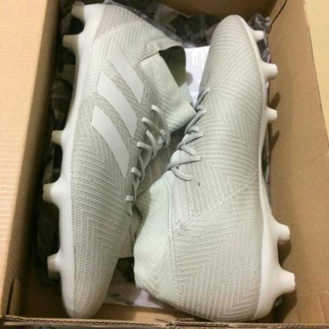 SOCCER ADIDAS NEMEZIZ 18.3 FG GREY ORIGINAL DB2110 BNIB