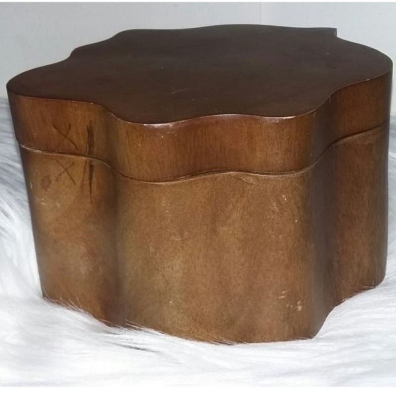 SCENTED CANDLE in BEAUTIFUL WOODEN CANDLE HOLDER