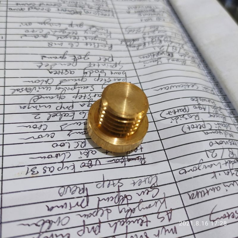 Tutup nepel oli cnc kuningan full kalter kanan honda universall dan yamaha non scorpio