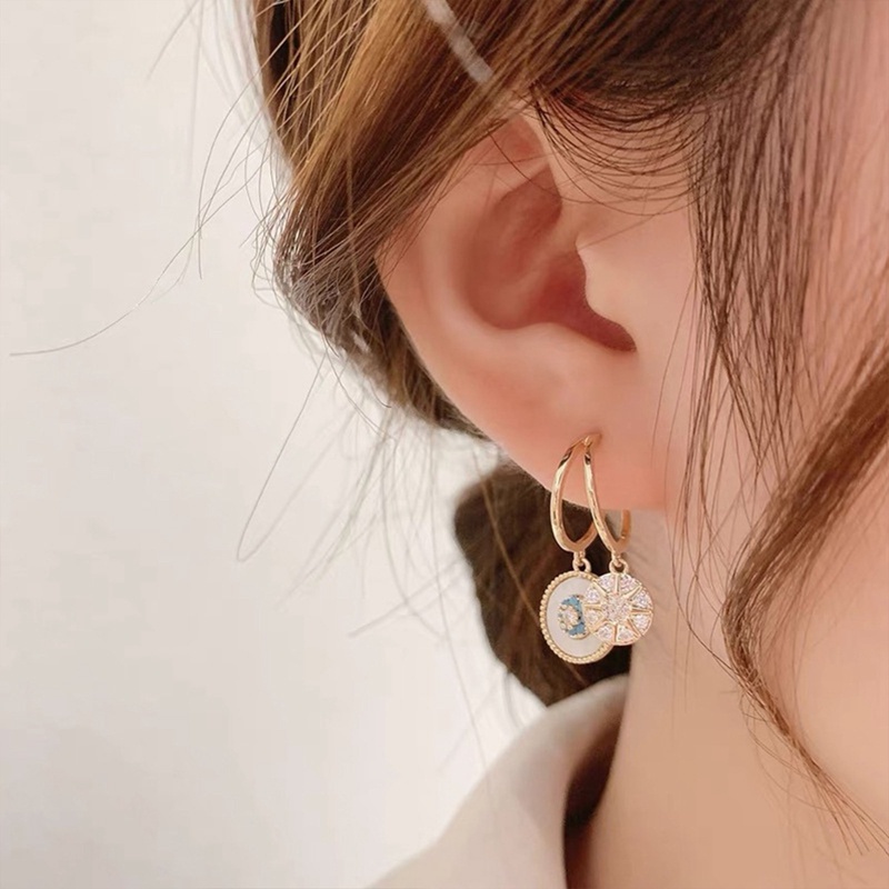 Fancyqube Anting Liontin Bunga Klasik Bentuk Bulat Warna Emas Gaya Korea Untuk Wanita