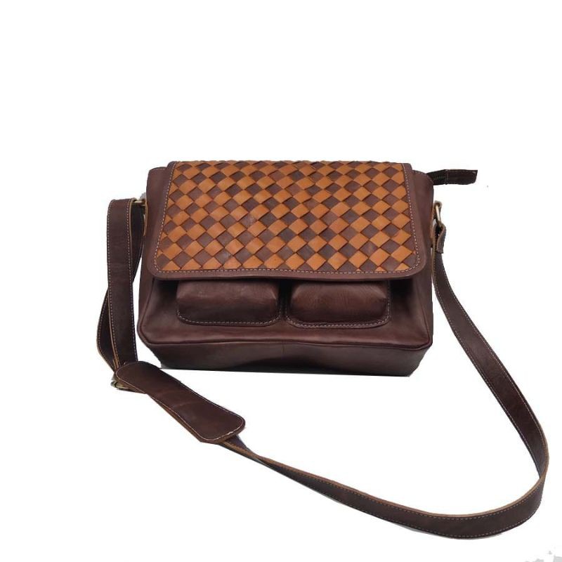 Tas Kulit Sapi Postman Tutup Anyam 1