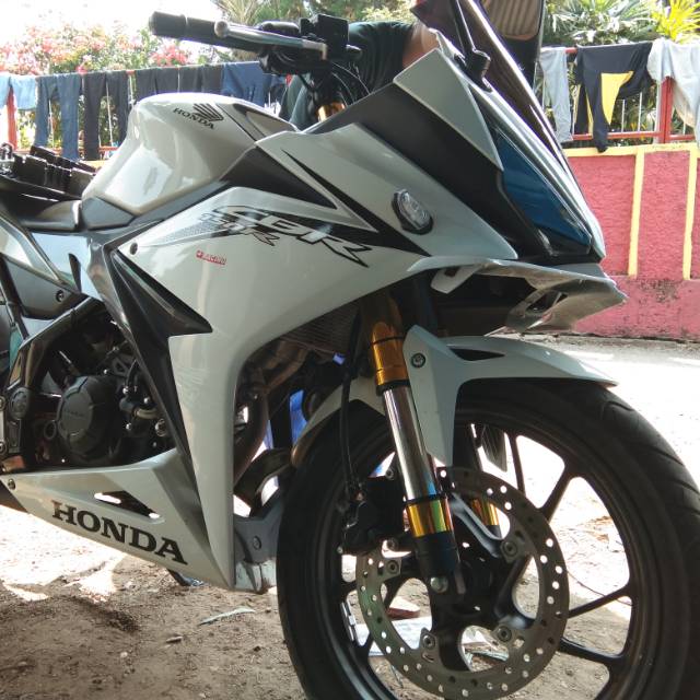 Cover shock variasi honda cbr 150rr faceflit model usd Cover shock variasi honda cbr 150rr faceflit model usd