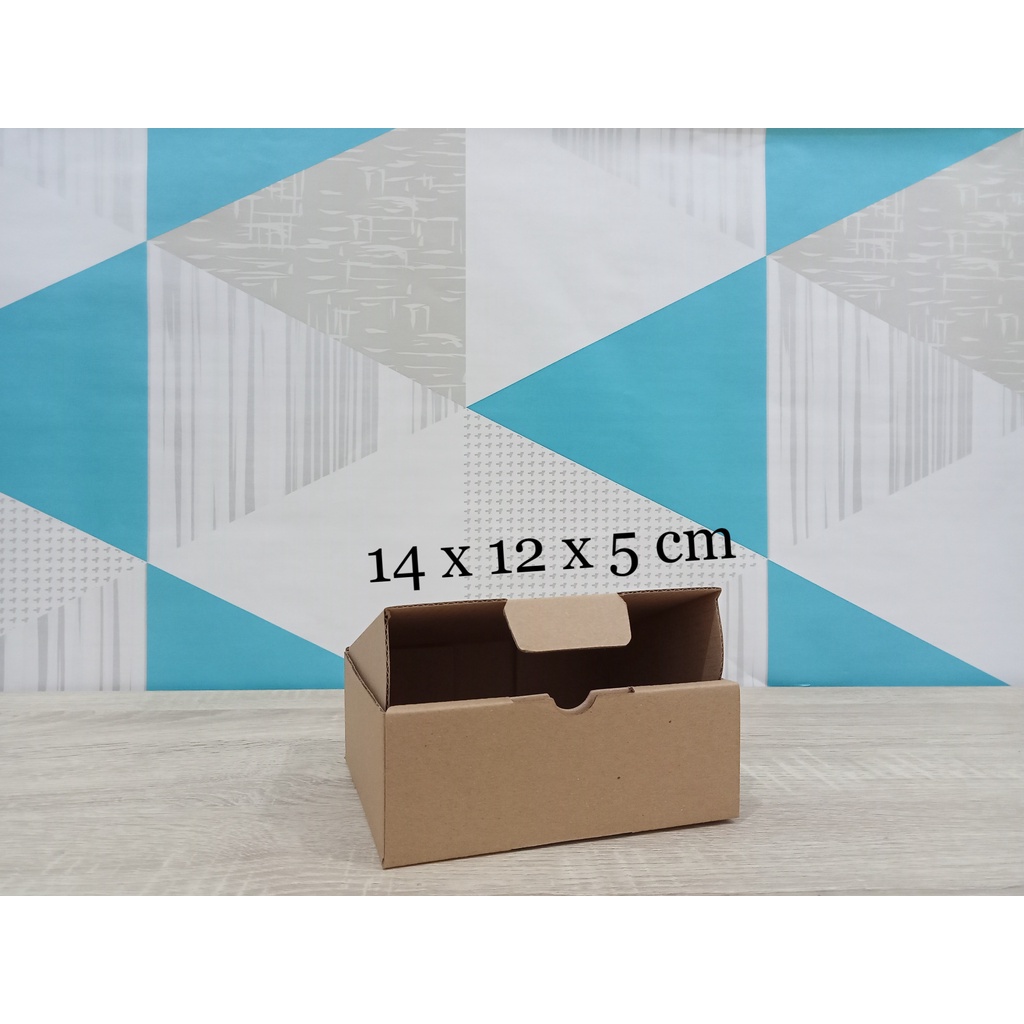 

Kardus 14 x 12 x 5 cm....Die Cut kotak aksesoris dll