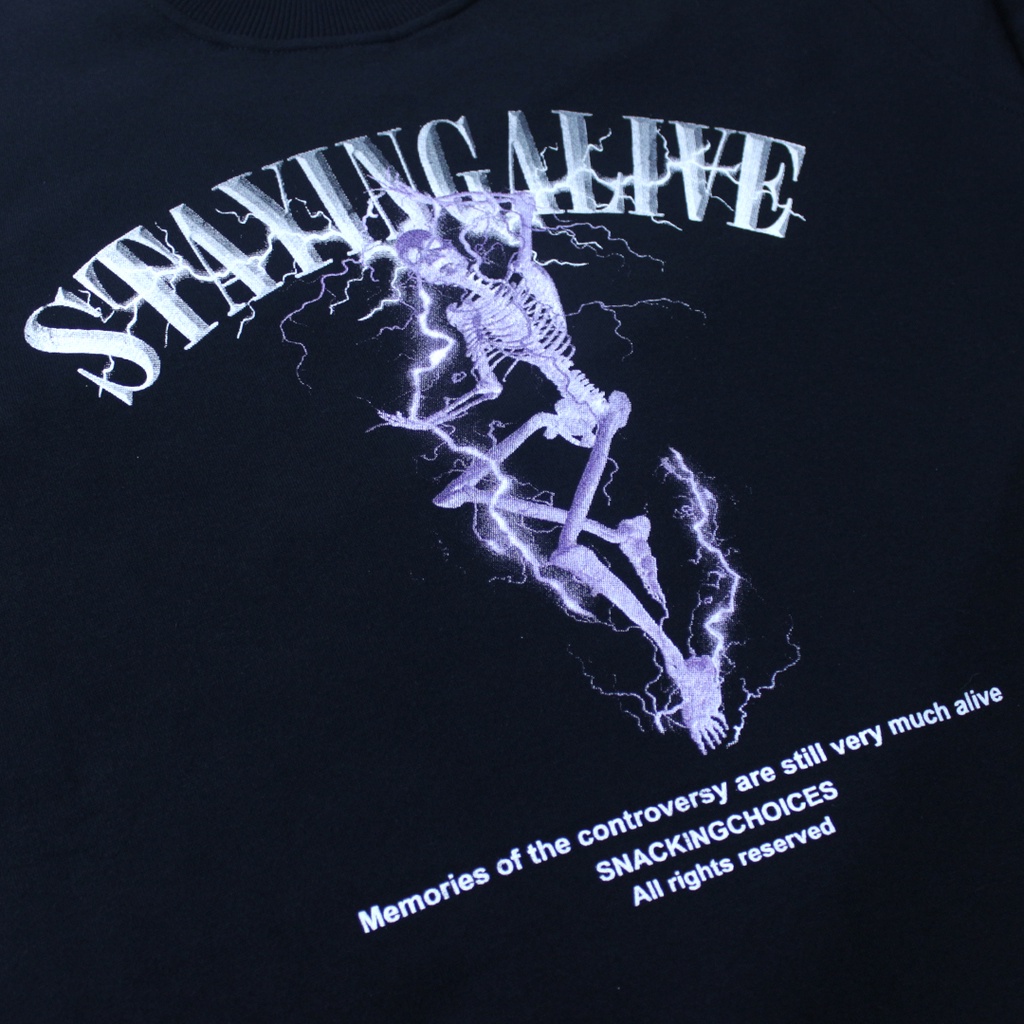 Crewneck - Snackingchoices Staying Alive Black