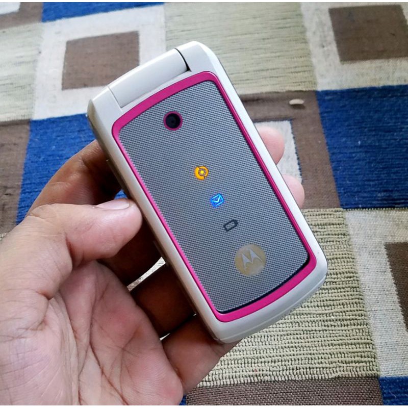 Hp Jadul Motorola W396 Hp Flip Hp Lipat Hp Unik Hp Langka Mulus Original Mulus No V3 V3i Shopee Indonesia