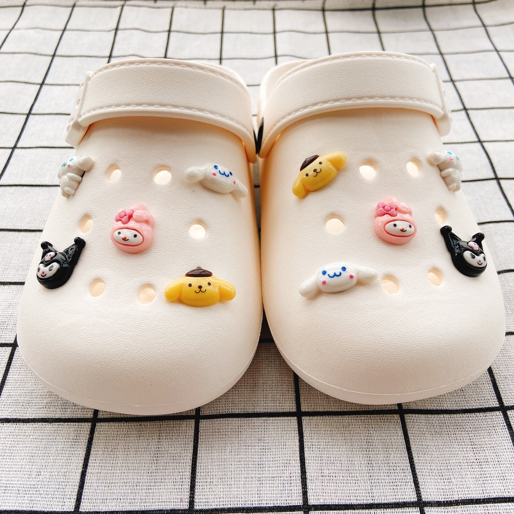 10pcs Charm Kancing Sepatu Sandal Crocs Wanita Charm My Melody Kuromi Crocs Jibz DIY#Mainan Action Figure Seri Kartun