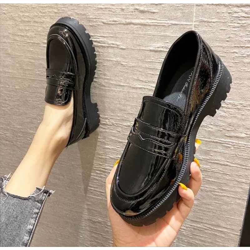 Sepatu Oxford kulit Wanita Hitam Glosy Terbaru Import Quality 8045 Sepatu Mary Jane Cewek Slip On Black Viral Kekinian 1830 Bisa Cod