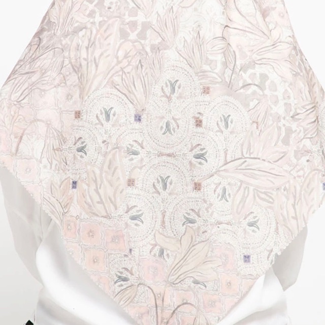 buttonscarves maharani safed