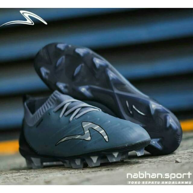 Sepatu bola specs swervo galactica fg shadow blue