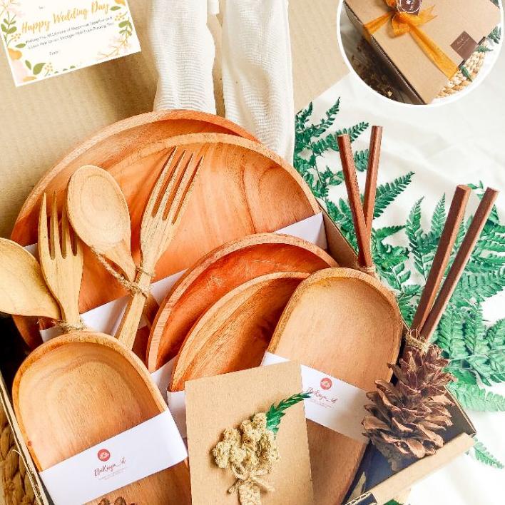 

✮ Hampers Lebaran / Hampers Idul Fitri / Alat Makan Kayu Zerowaste Product/Hampers Imlek / Hampers Natal / Hampers Tahun Baru/ Hampers Wedding/Hampers Kayu/Hampers Alat Makan Kayu/Hampers Kado Souvenir Pernikahan Ulang Tahun Wisuda Anniversary Etnikayu_id