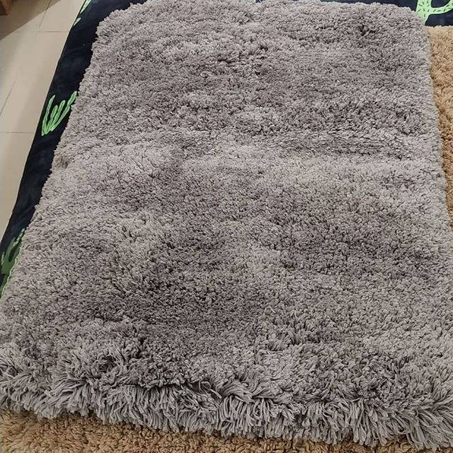 Rug..karpet bulu Tebal INFORMA