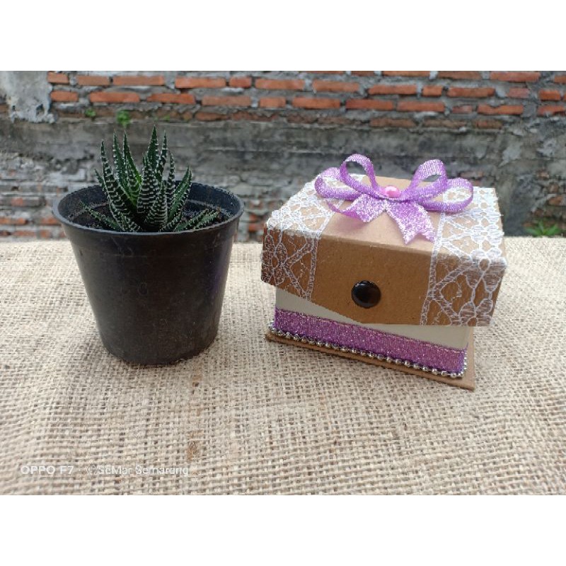 box cincin bunga oren