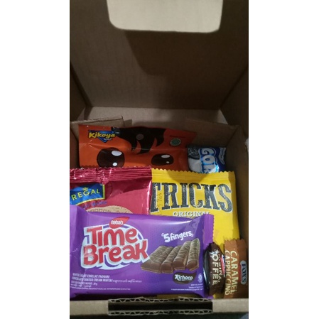 

HAMPERS / SNACK BOX KOTAK PIZZA 15CM