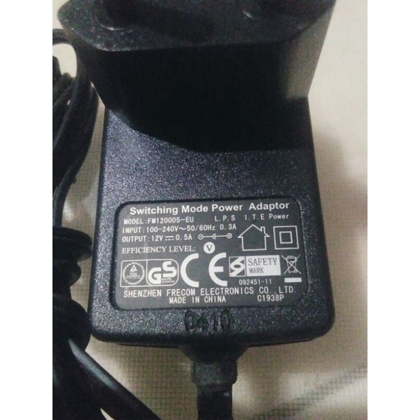 adaptor  swiching  12v - 0,5a  cup dc 3,5mm