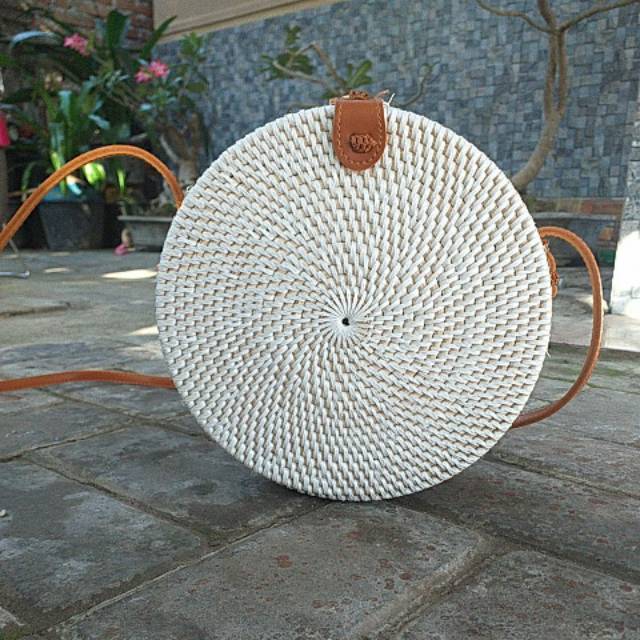 

TAS ROTAN bulat putih 20.18.15cm