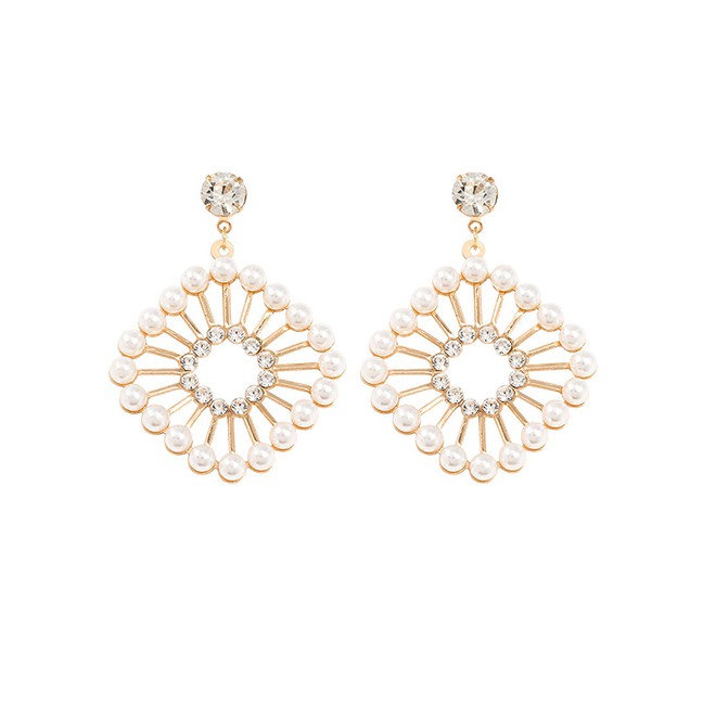 LRC Anting Tusuk Fashion Golden Alloy Diamond And Pearl Square Geometric Earrings K10064