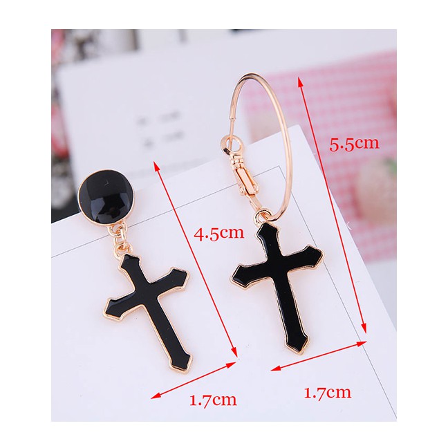 LRC Anting Tusuk Fashion Black Cross Asymmetrical Earrings A57981