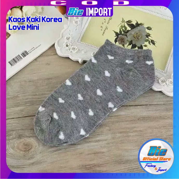 Kaos Kaki Korea Wanita Motif Love Impor Best Seller