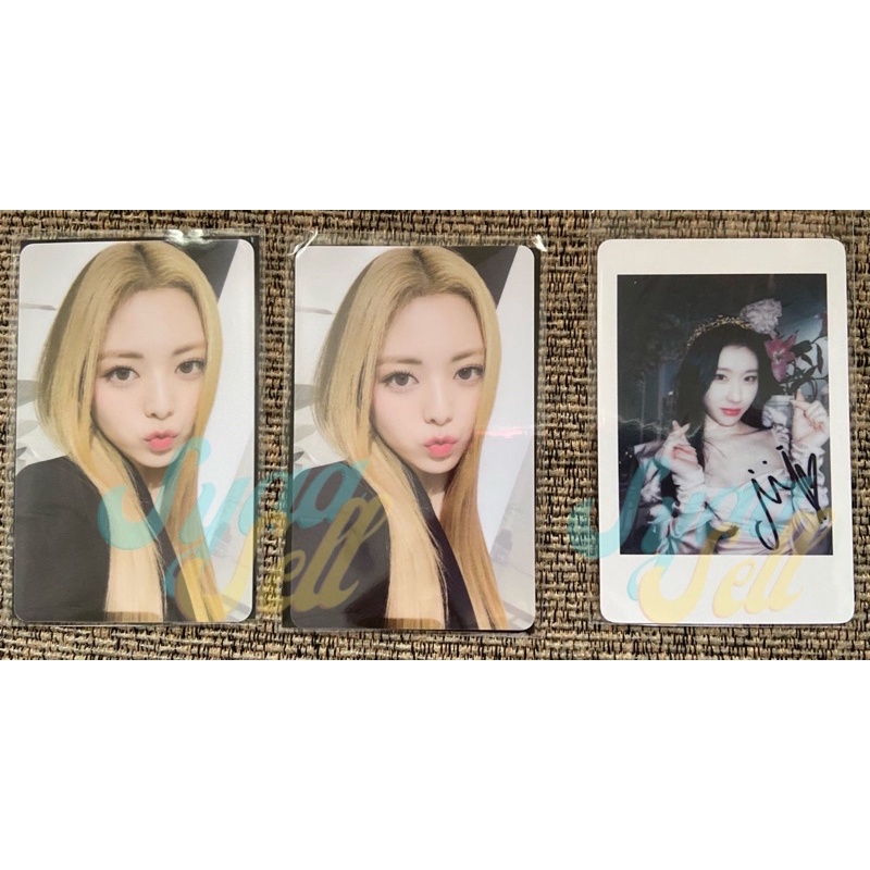 ITZY CHECKMATE LUCKY DRAW WITHMUU POLAROID YUNA CHAERYEONG