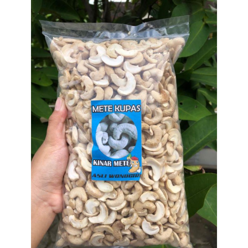 

Kacang Mete Mentah Belah dua asli Wonogiri (Kinar Mete)